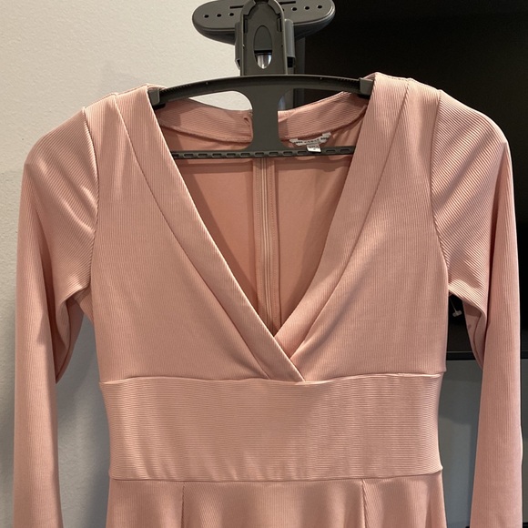 Guess Long Sleeve Dress Medium Mauve Color. Really beautiful. Used once. - Picture 3 of 11